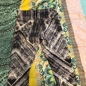 Lululemon black and white leggings. Size 6